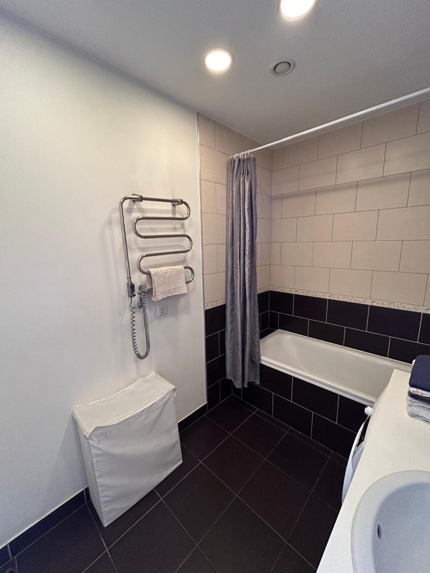 Your Home - Spacious Apartment In City Center, With Balcony & Self Check-In Vilnius Ngoại thất bức ảnh