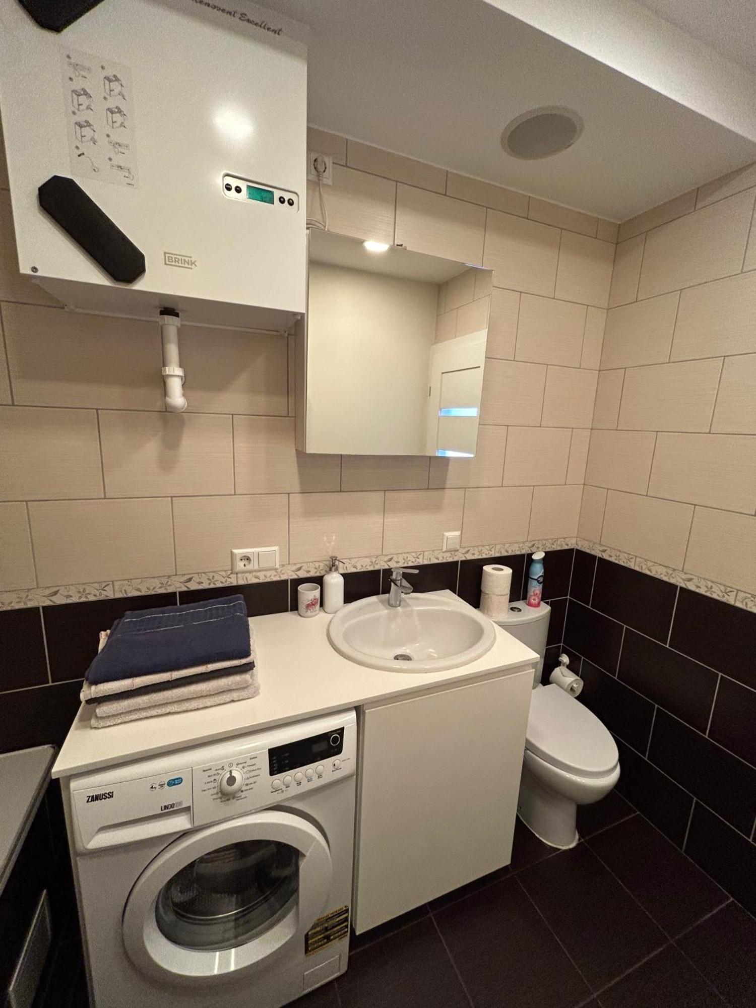 Your Home - Spacious Apartment In City Center, With Balcony & Self Check-In Vilnius Ngoại thất bức ảnh