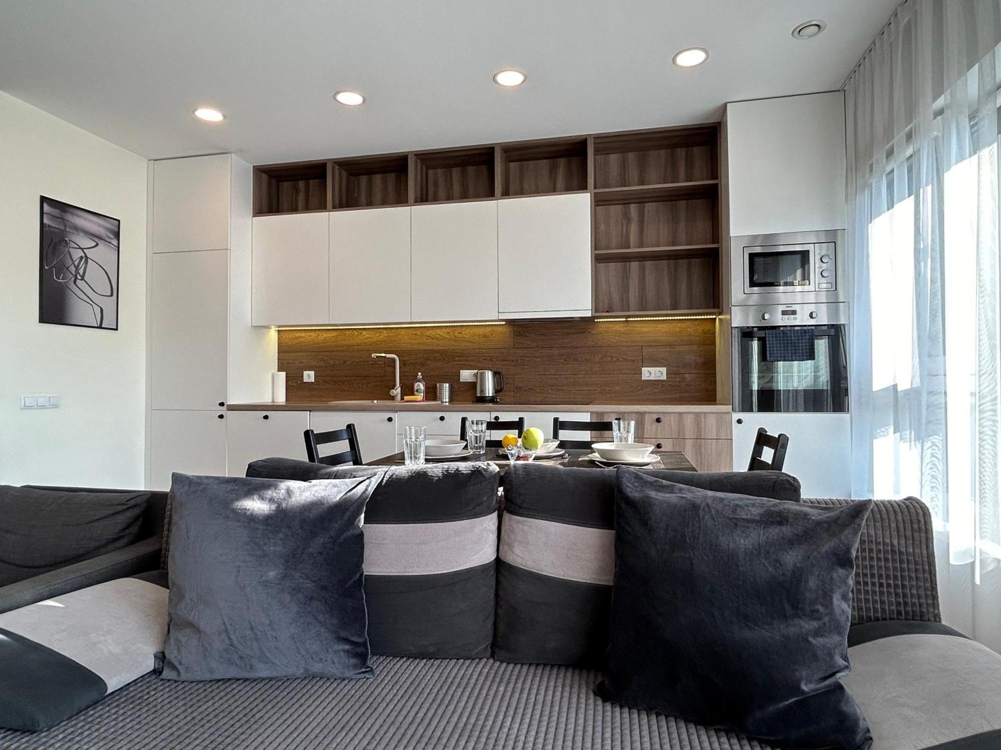 Your Home - Spacious Apartment In City Center, With Balcony & Self Check-In Vilnius Ngoại thất bức ảnh